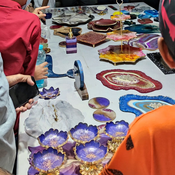نمایشگاه رزین فرگل